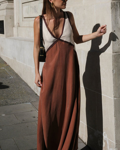 LM | Lightweight maxi dress with V-neckline