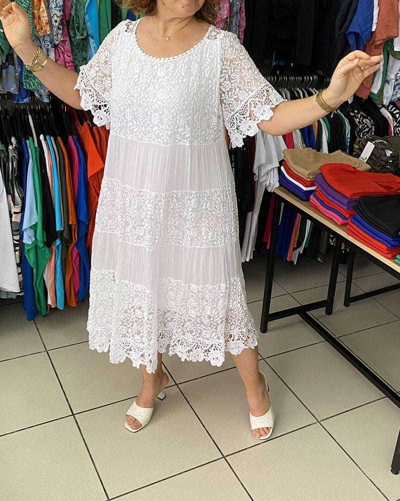 LM | Lace dress with short sleeves in one color
