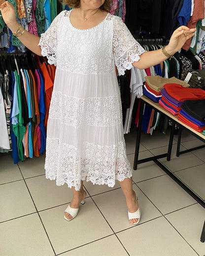 LM | Lace dress with short sleeves in one color