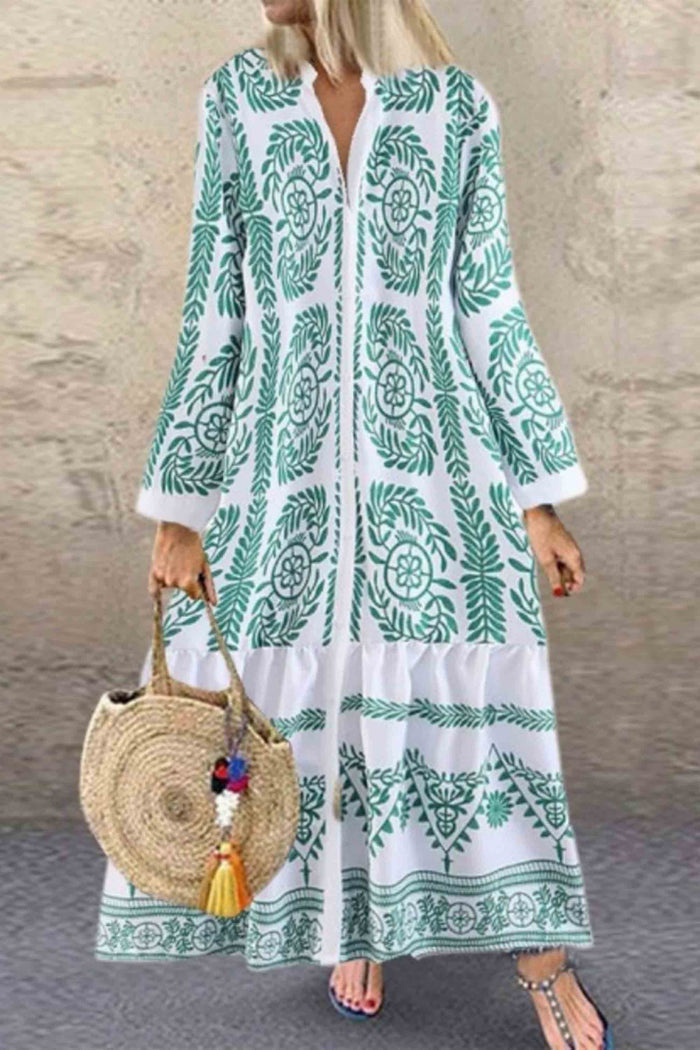 LM | Oversized dress with high collar and street print