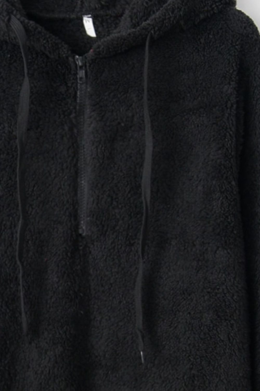 LM | Modern and versatile winter hoodie