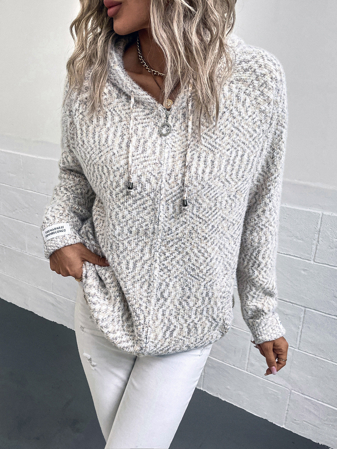 LM | Timeless and stylish winter sweater