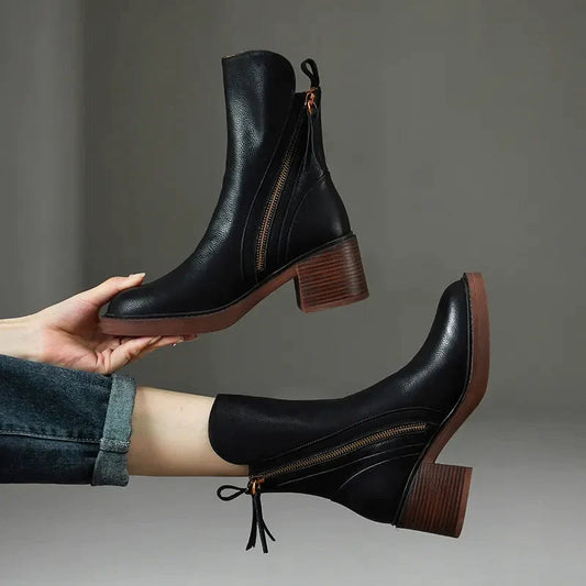 LM | Slim and airy boots