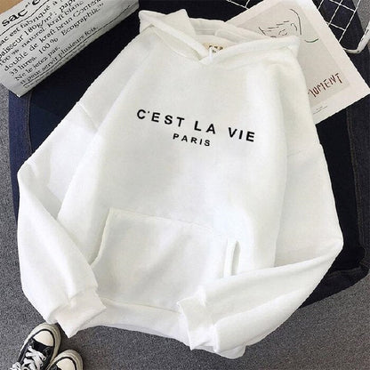 LM | Fashionable and minimalist winter sweater