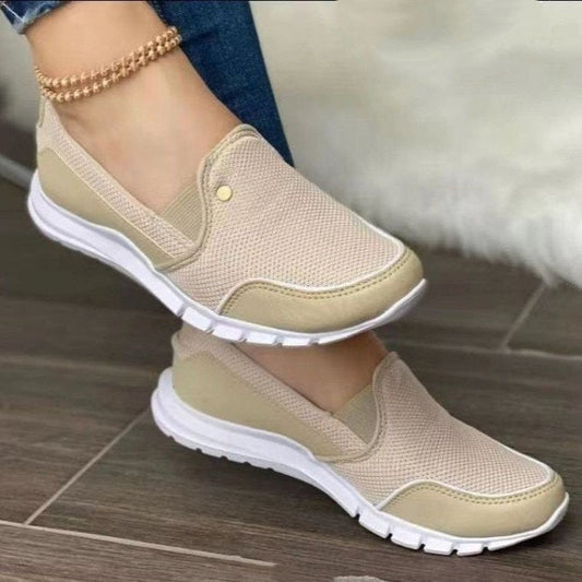 LM | Light, comfortable hiking boots