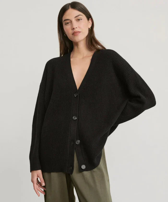 LM | Effortless and elegant winter cardigan