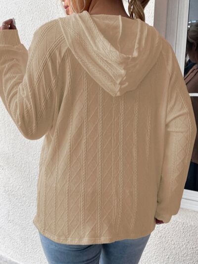 LM | Classic and comfortable hoodie