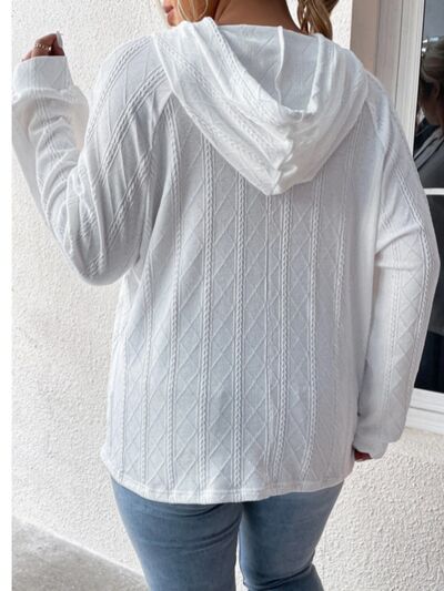 LM | Classic and comfortable hoodie