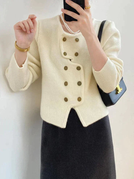 LM | Classic and elegant cardigan for winter