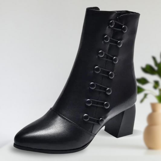 LM | Elegant boots with side buttons