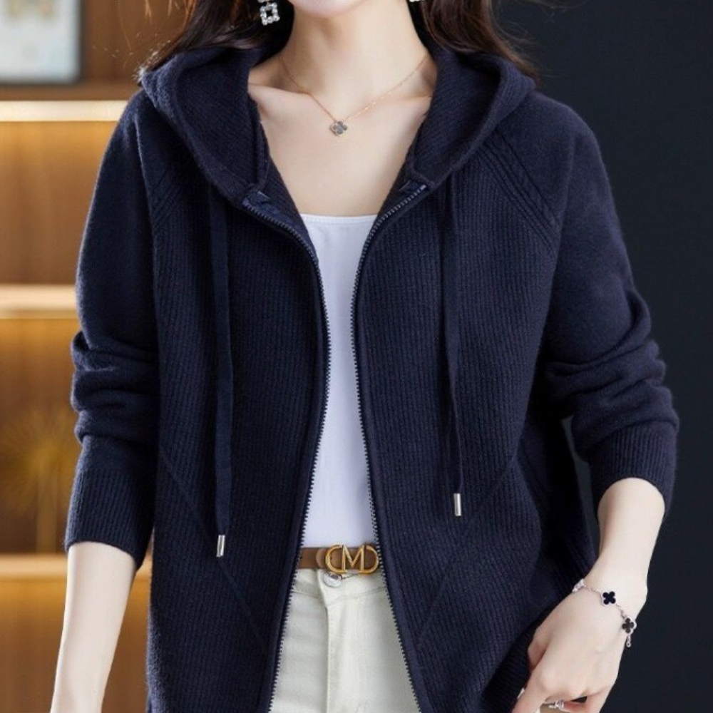 LM | Timeless and stylish winter cardigan