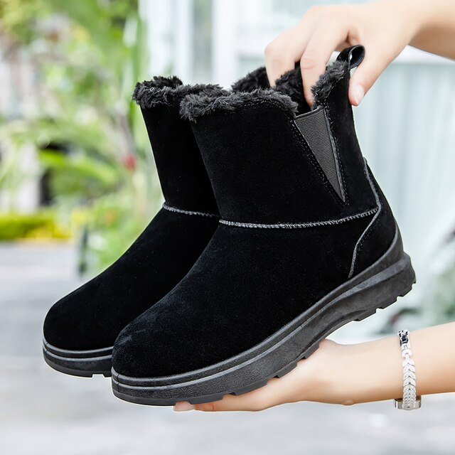 LM and supportive orthopaedic general boots