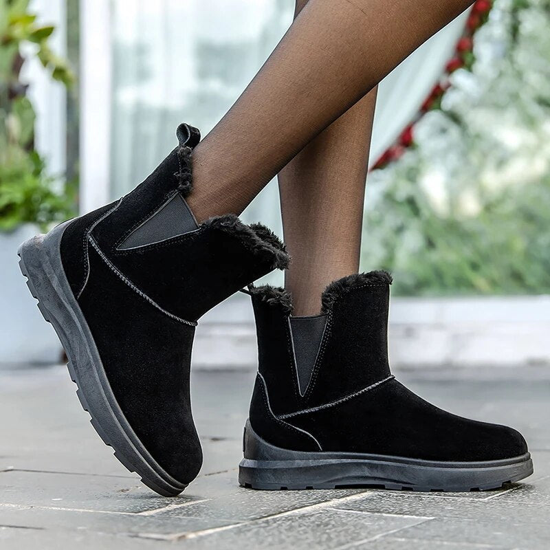 LM and supportive orthopaedic general boots
