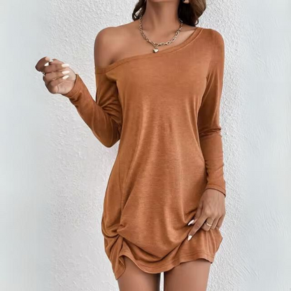 LM | Elegant off-the-shoulder dress with long sleeves