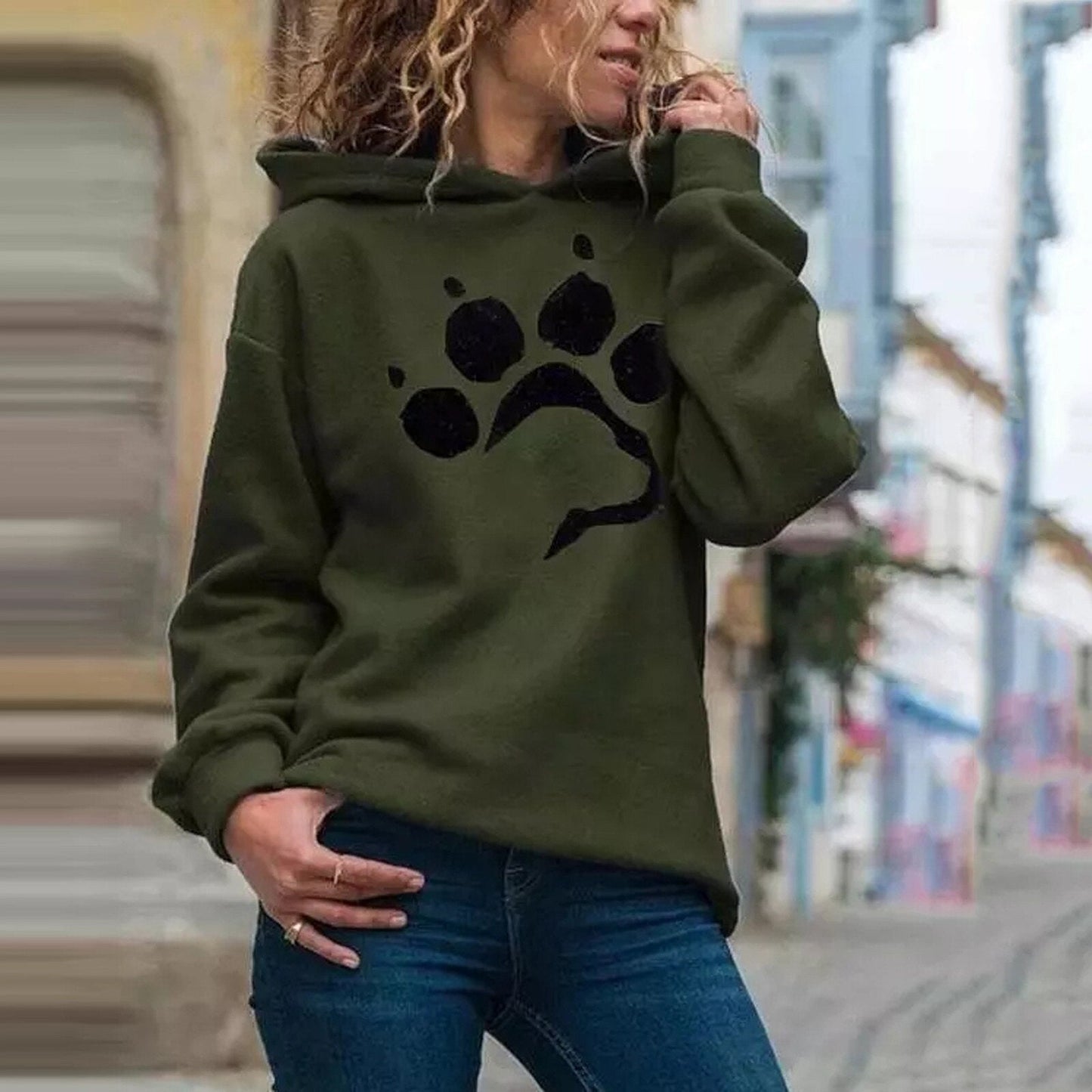 LM | Casual and fashionable hoodie
