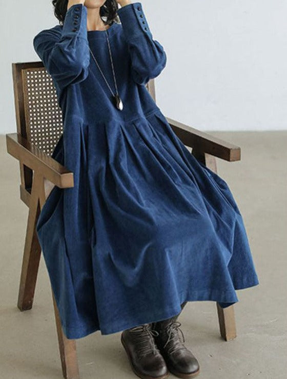 LM | Loose, elegant, long-sleeved dress for a chic look