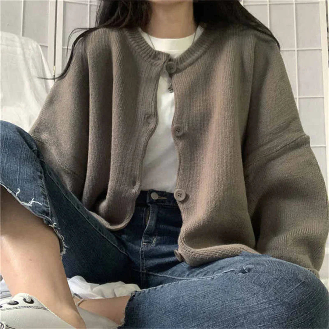 LM | Chic and versatile winter cardigan