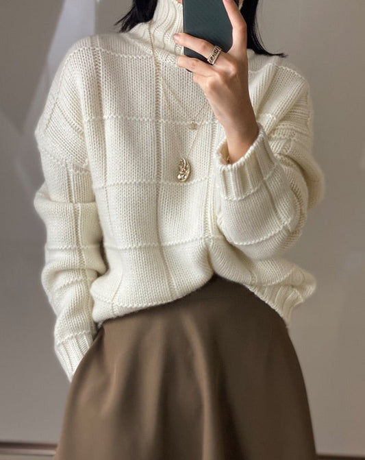 LM | Modern and fashionable winter sweater