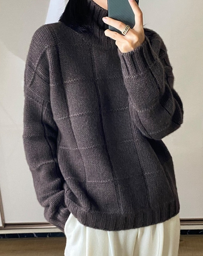 LM | Modern and fashionable winter sweater