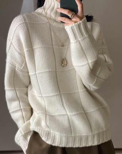 LM | Modern and fashionable winter sweater