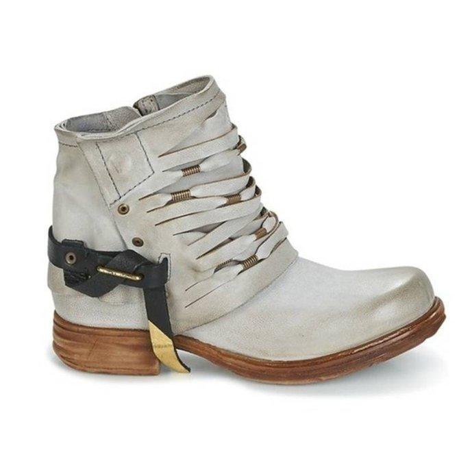 LM | Comfortable and fashionable orthopaedic summer boots