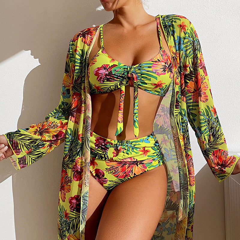 TS | Bikini with floral print and overlay