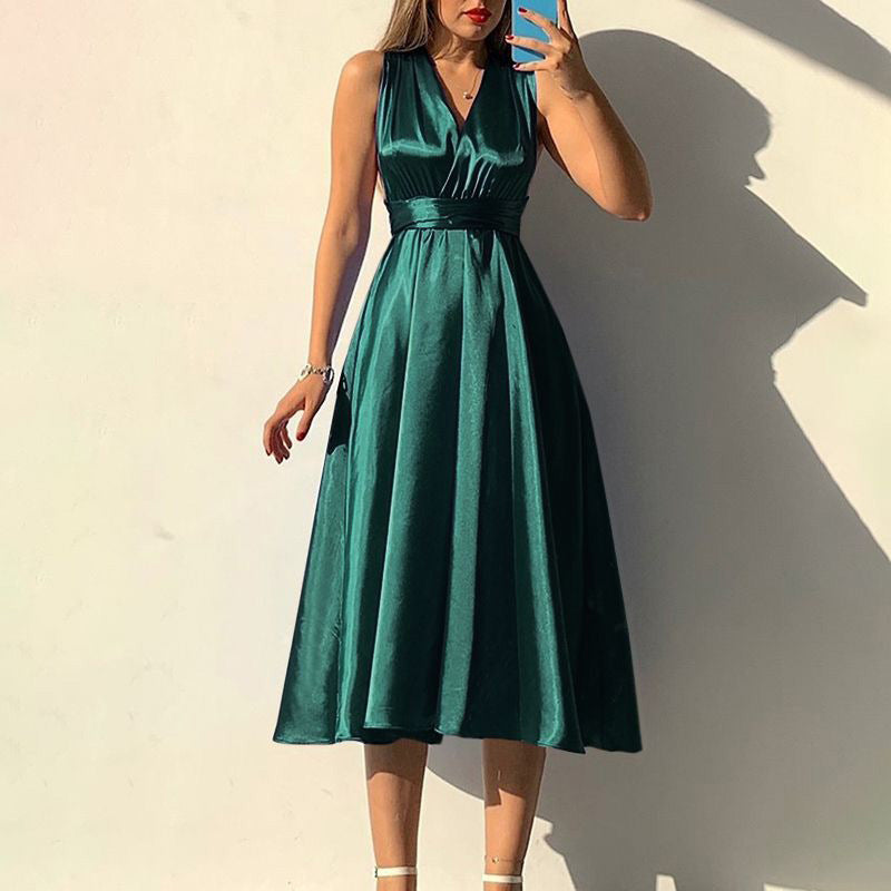 LM | Sexy simple evening dress with V-neck and backless