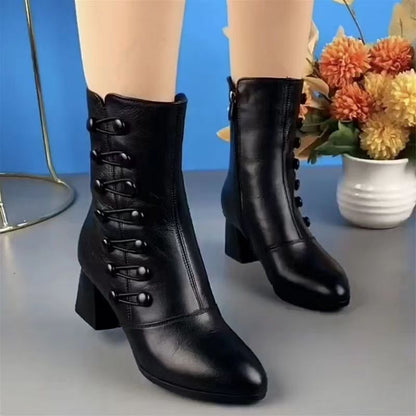 LM | Elegant boots with side buttons