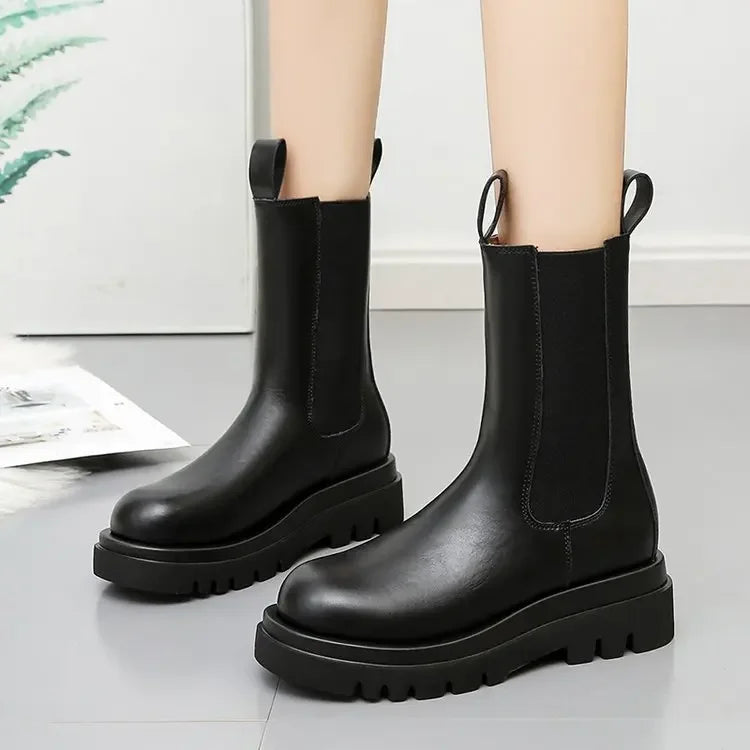 Tailored and Comfortable Orthopedic Boots