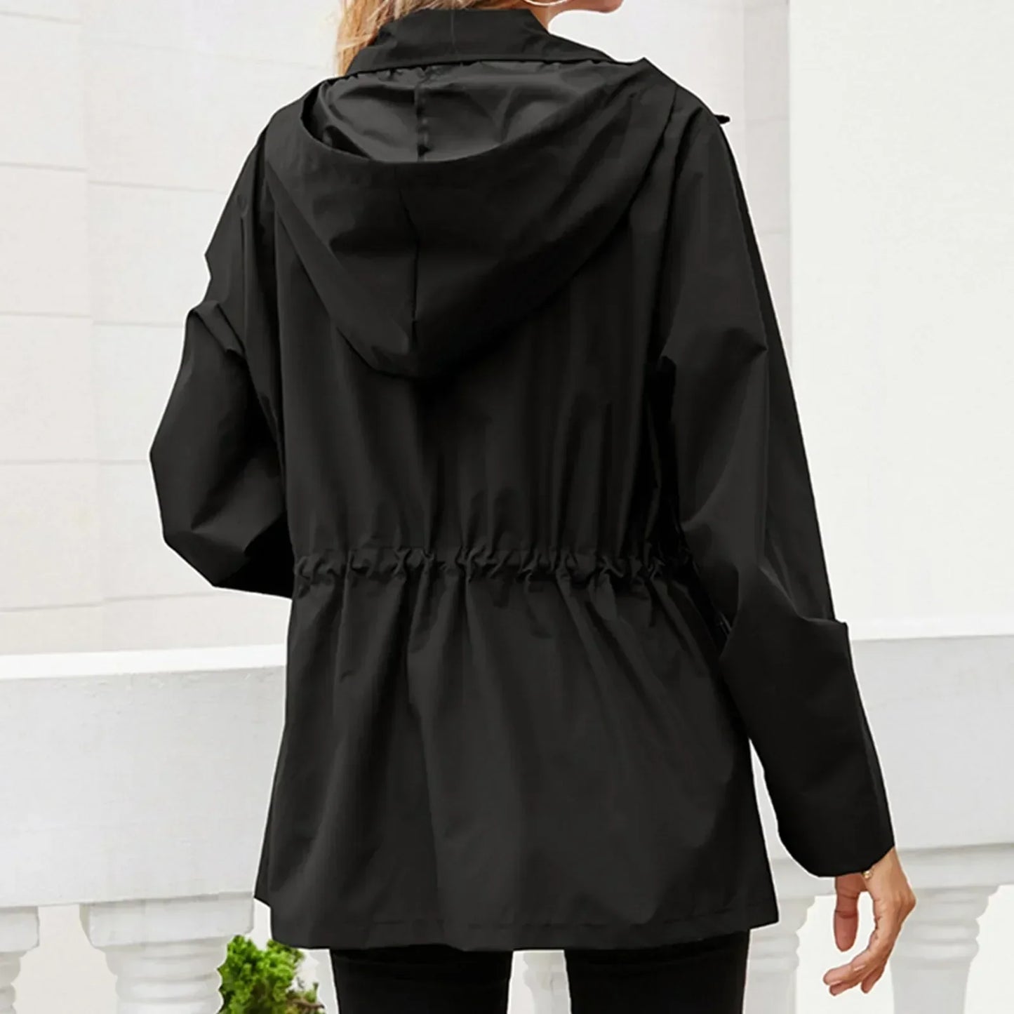 LM | Fashionable and minimalist winter jacket