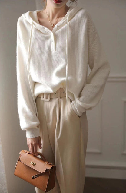 LM | Trendy and elegant winter sweater