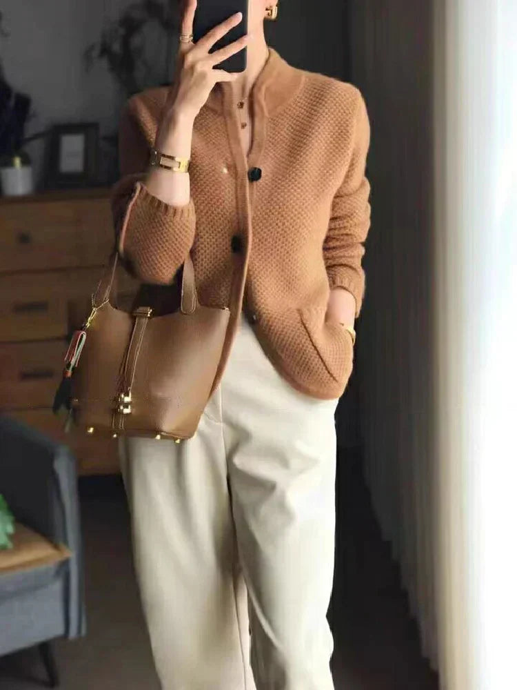 LM | Elegant and versatile winter sweater