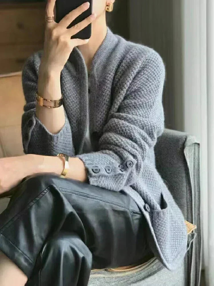 LM | Elegant and versatile winter sweater
