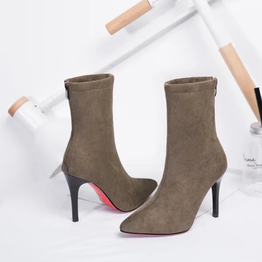 Tailored and Comfortable Orthopedic Heels