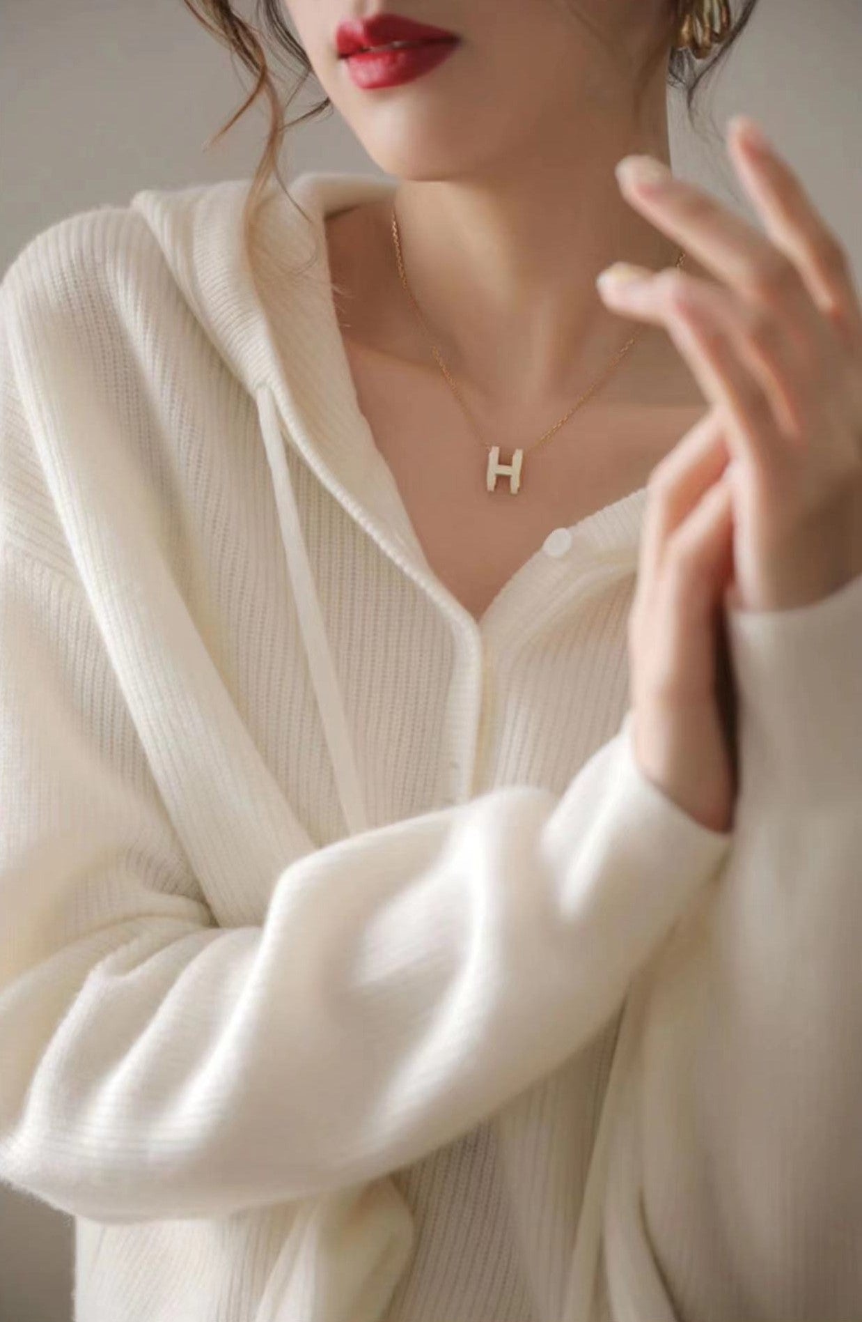 LM | Trendy and elegant winter sweater