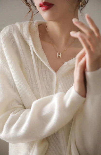LM | Trendy and elegant winter sweater