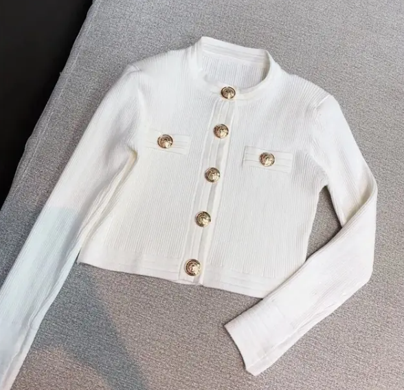 LM | Modern and comfortable winter sweater