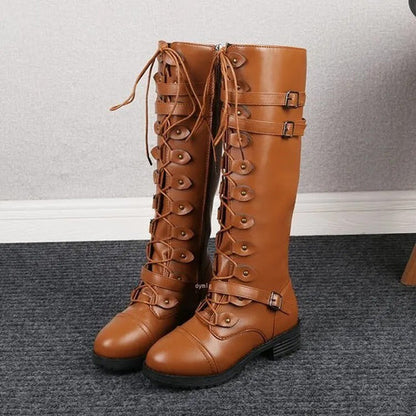LM | Flat retro boots with buckle and lacing