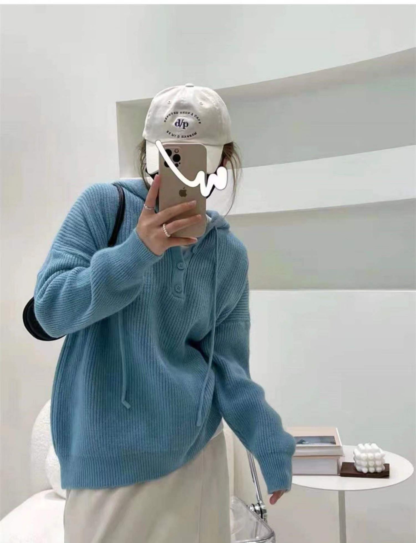 LM | Trendy and elegant winter sweater