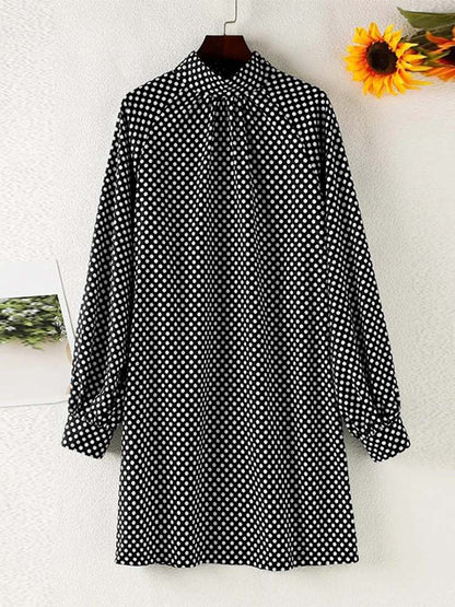LM | Knee-length, casual dress with turtleneck and puff sleeves, printed with dots