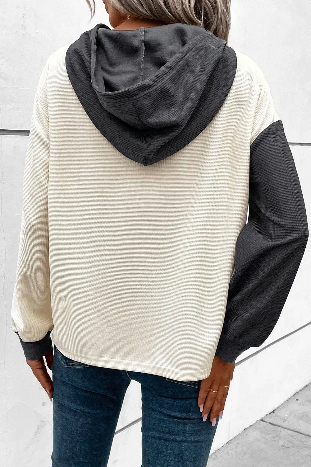 LM | Uncomplicated and trendy hoodie