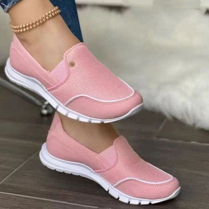 LM | Light, comfortable hiking boots