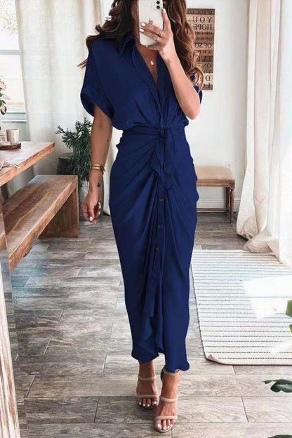 LM | Beautiful satin dress with buttons and veil