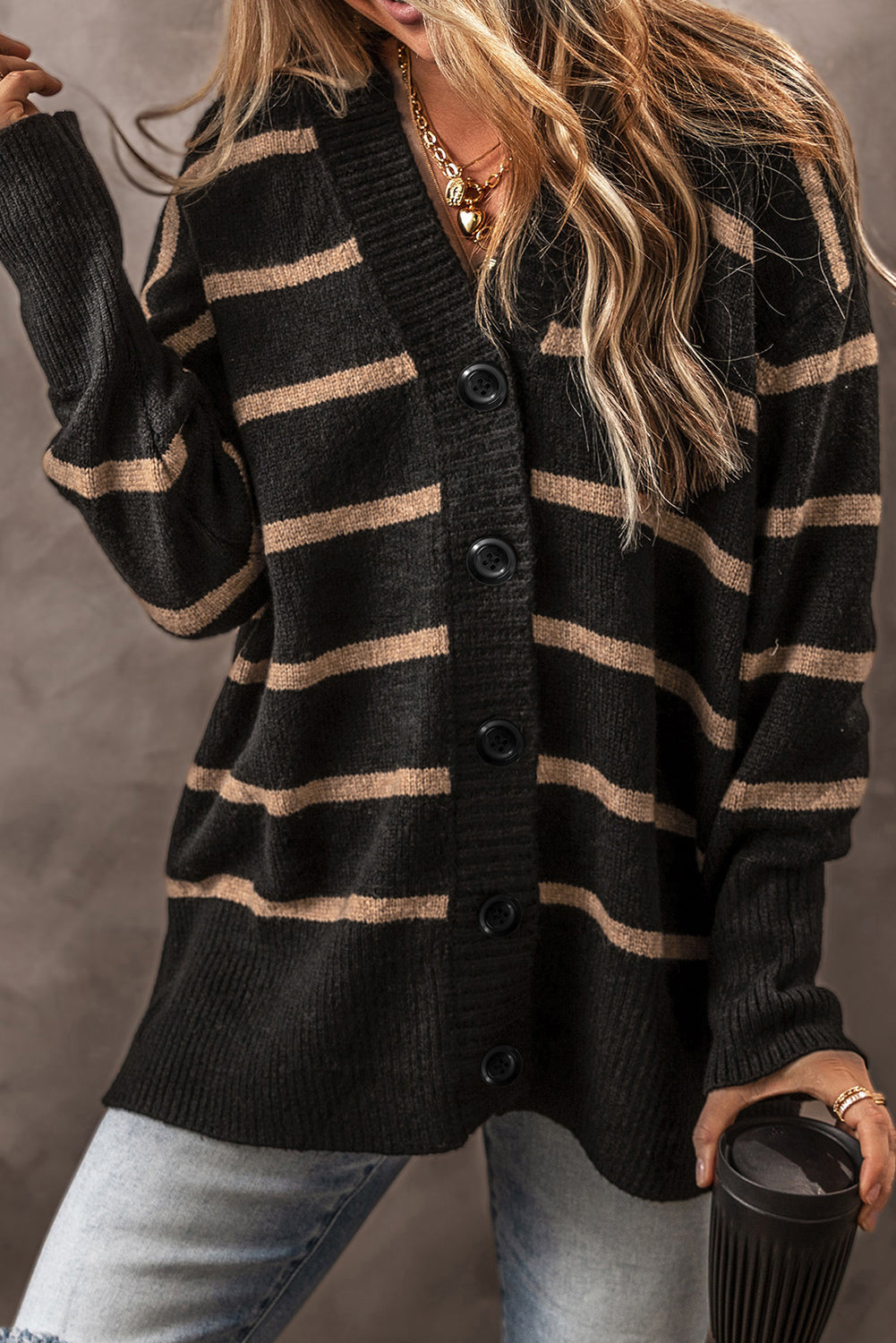 LM | Classic and stylish winter cardigan