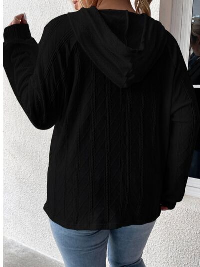 LM | Classic and comfortable hoodie
