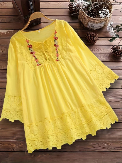 TS | Elegant blouse made from sophisticated lace