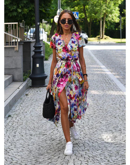 LM | Elegant dress with V-neck