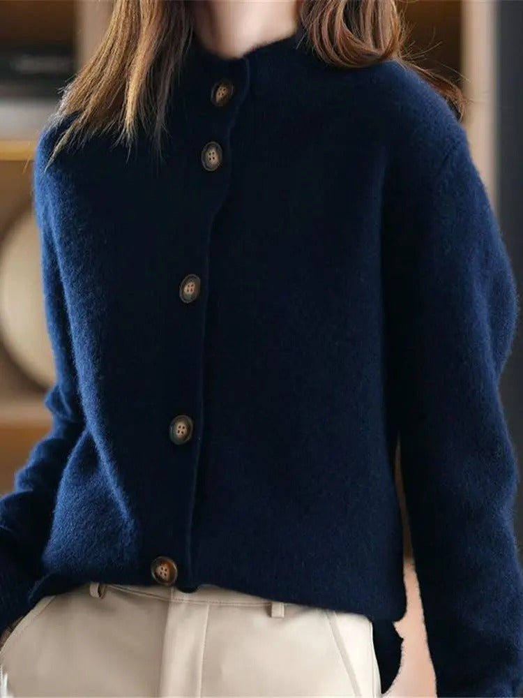 LM | Classic and stylish winter cardigan