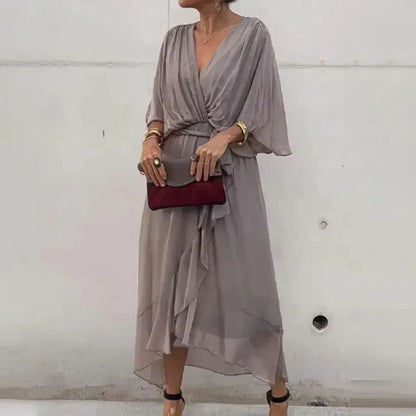 LM | Stylish and elegant dress with V-neckline