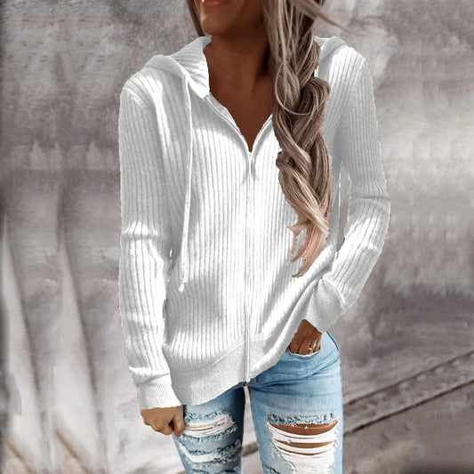 LM | Timeless and stylish winter sweater